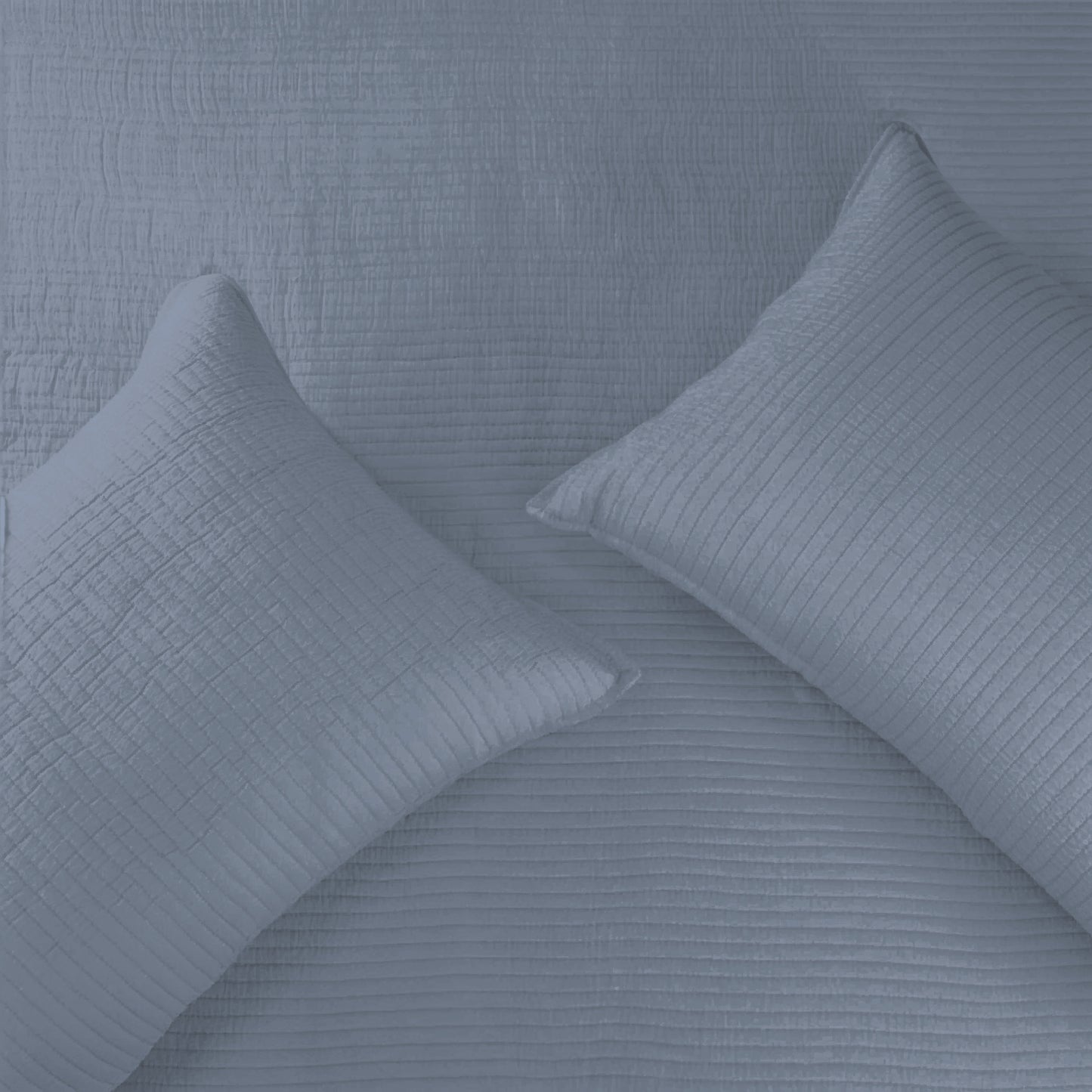 Indigo Loom quilted bedspread - dark blue cotton
Quilted king size bedspread with pillow covers
Luxury cotton bedspread in navy blue tone