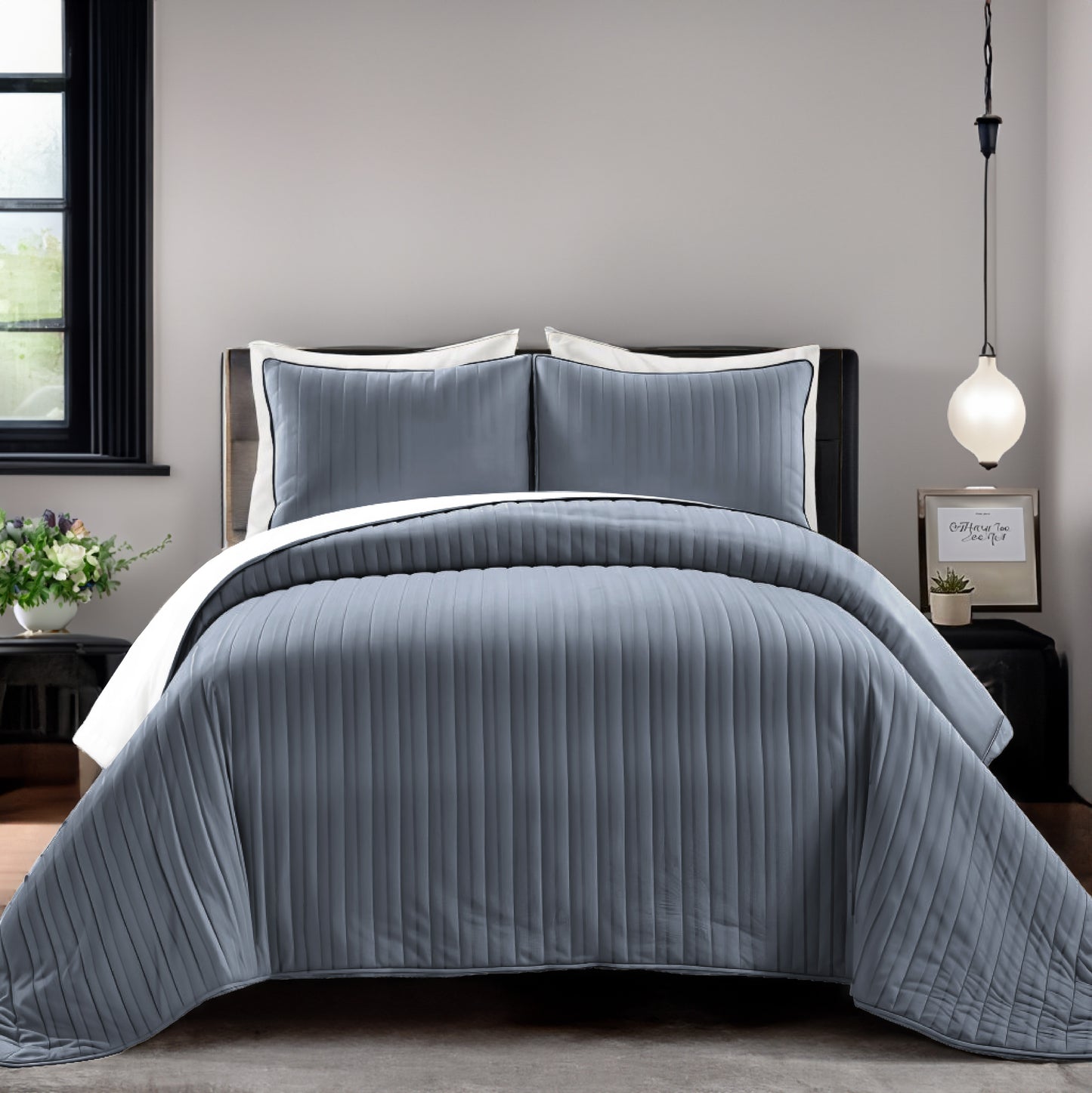 Indigo Loom quilted bedspread - dark blue cotton
Quilted king size bedspread with pillow covers
Luxury cotton bedspread in navy blue tone