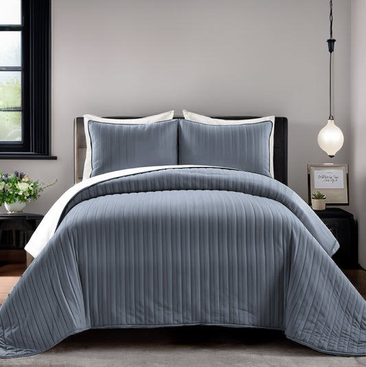 Indigo Loom quilted bedspread - dark blue cotton
Quilted king size bedspread with pillow covers
Luxury cotton bedspread in navy blue tone