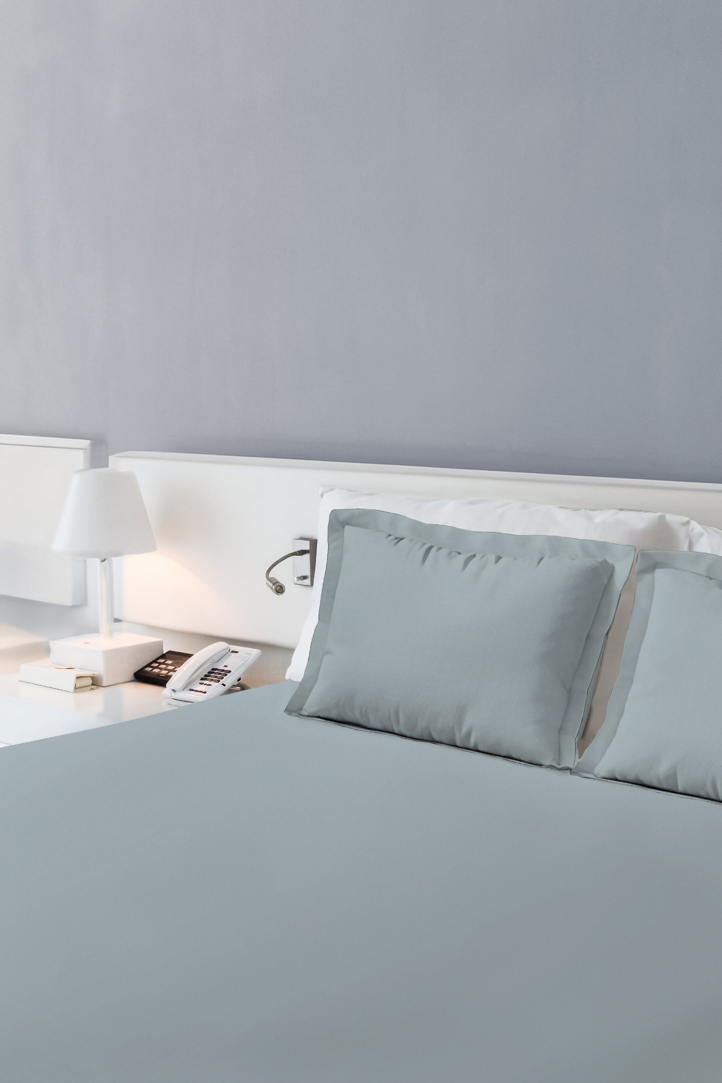 Ocean Hush bedsheet - slate blue satin cotton 300 TC
Luxury slate blue king bedsheet - Cloud Comfort
Cotton satin bedsheet with a calming ocean tone