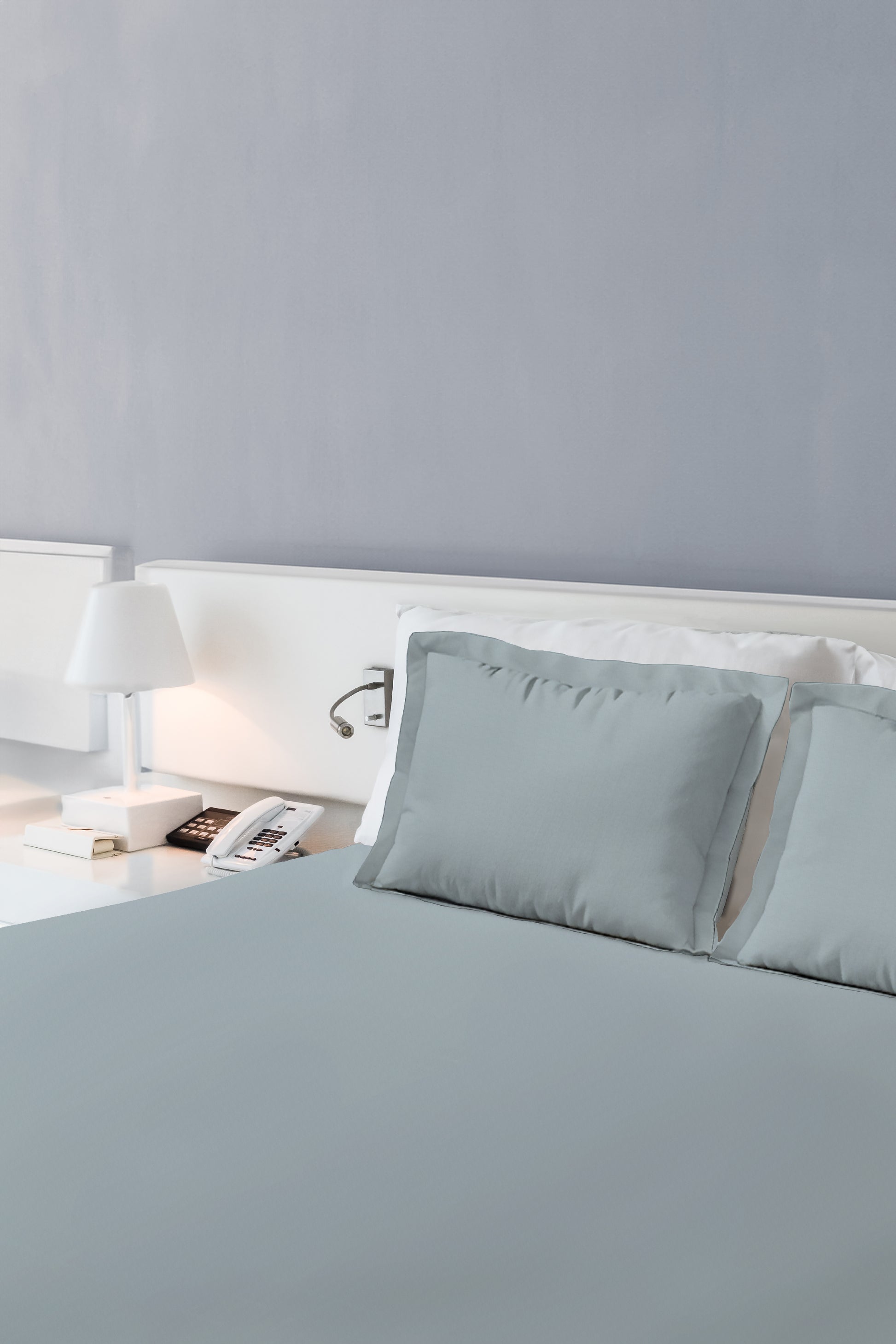 Ocean Hush bedsheet - slate blue satin cotton 300 TC
Luxury slate blue king bedsheet - Cloud Comfort
Cotton satin bedsheet with a calming ocean tone