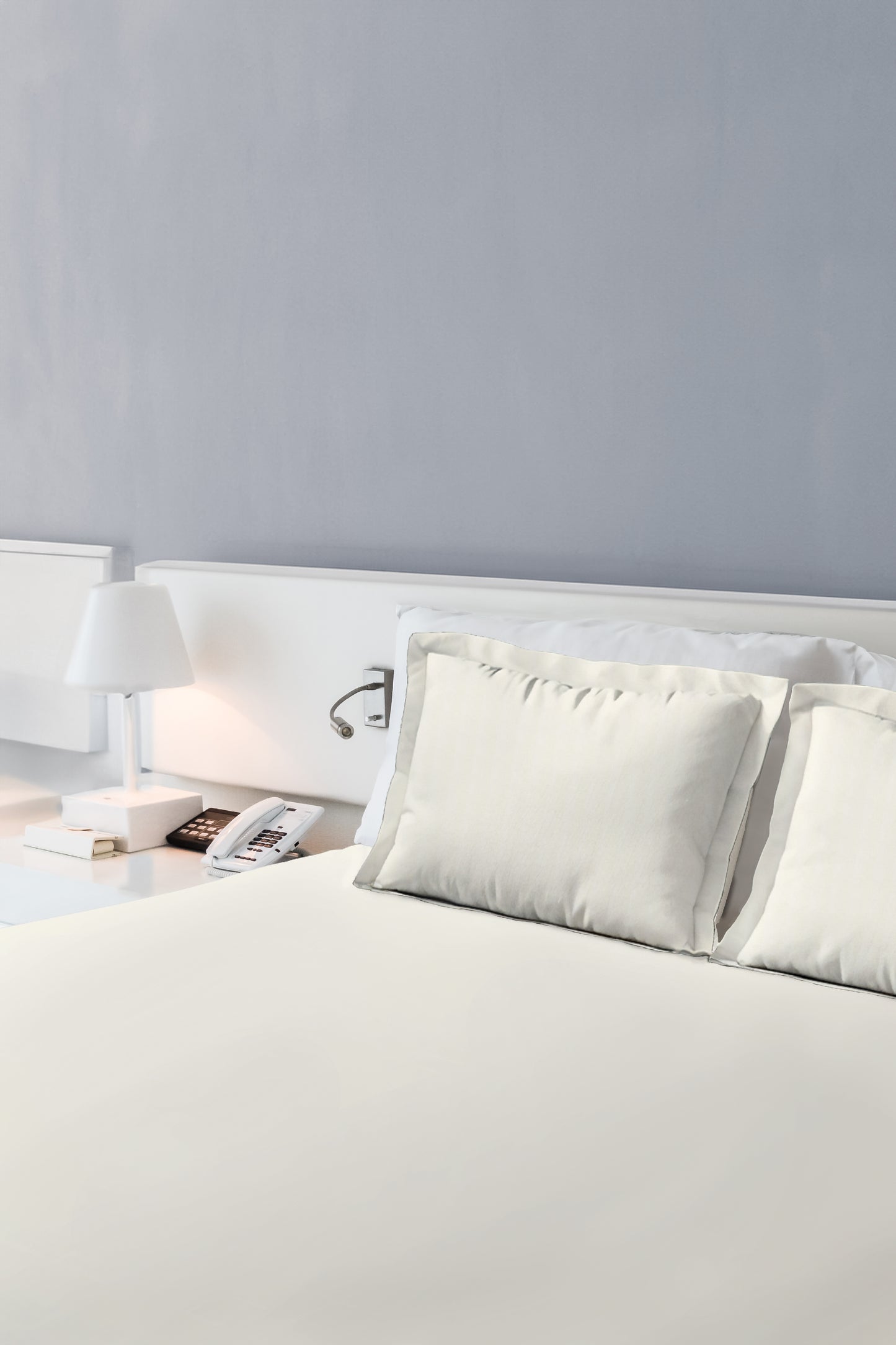 Vanilla Luxe bedsheet - ivory satin cotton 300 TC
Ivory king size bedsheet - smooth cotton satin
Premium cotton bedsheet in warm ivory tone