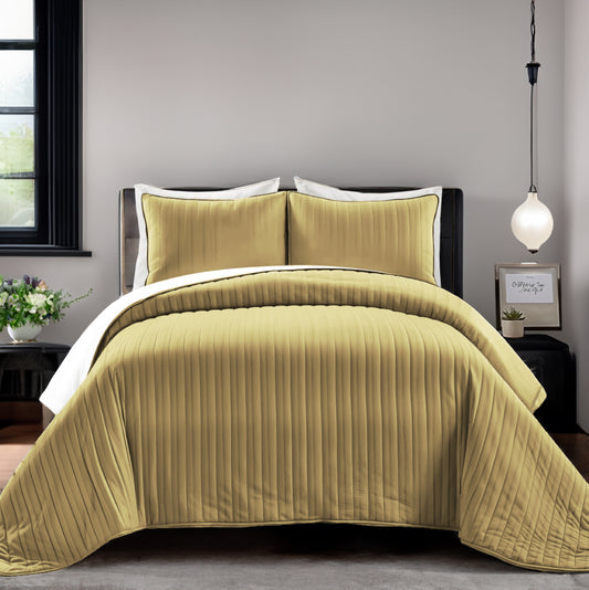 Golden Hearth quilted bedspread - mustard yellow
Mustard yellow cotton bedspread with pillow covers
Warm tone quilted bedding set - king size